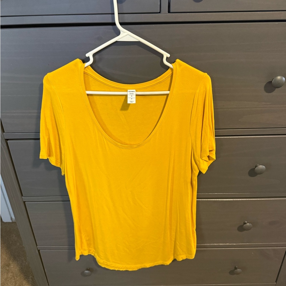 Old Navy Bright Yellow Short Sleeve Tee
